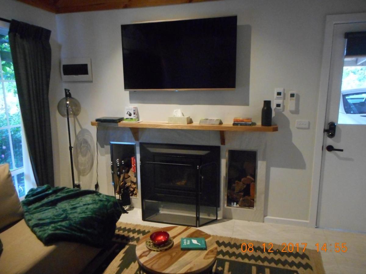 Wurrung B & B - The Cottage Woodend Exteriör bild